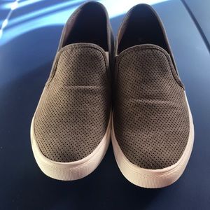 Steve Madden slip on sneakers